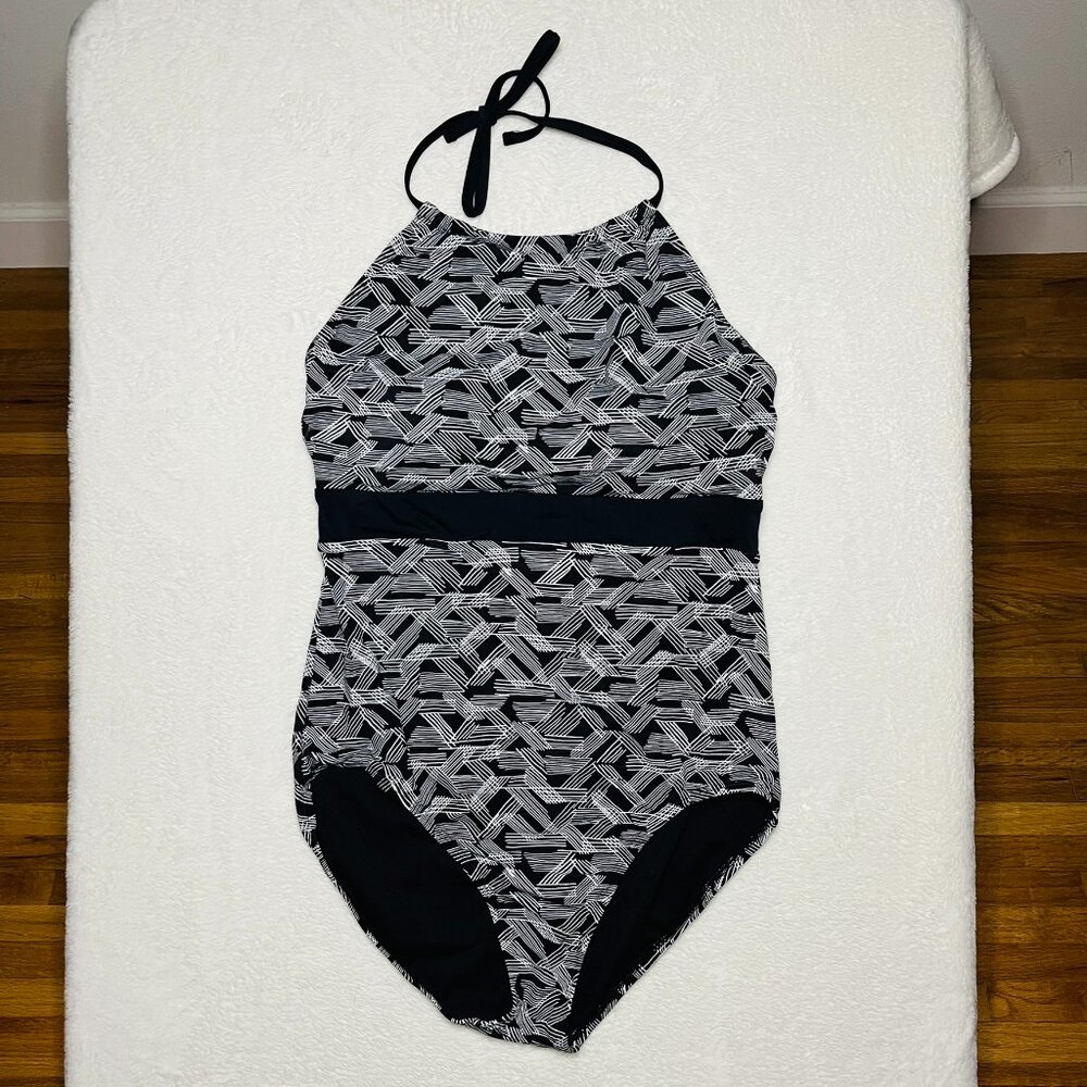 Time & Tru Black and White Swim Suit Size XL
